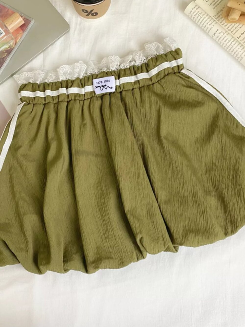 Lace Trim Elastic Waist Mini Skirt